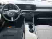 2024 Hyundai Sonata SEL z VIN KMHL64JA0RA418815, wystawiony jako Copart lot #86090705 z przebiegiem 14 664 mil mil oraz Szkoda całkowita • Salvage title. Historia ofert i sprzedaży dostępna na DreamBid. Obrazek 8.