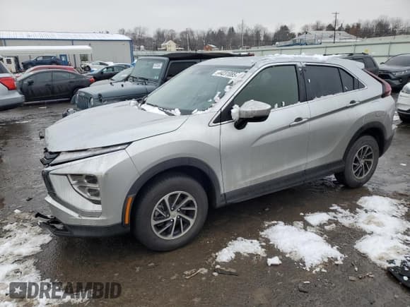 ✅ 2024 Mitsubishi Eclipse Cross ES • VIN: JA4ATUAA9RZ061120 • Lot: 44231085. Listed on Copart with 11,419 mi. Free auction sales archive from the USA and detailed vehicle history report at DreamBid. Image 1.