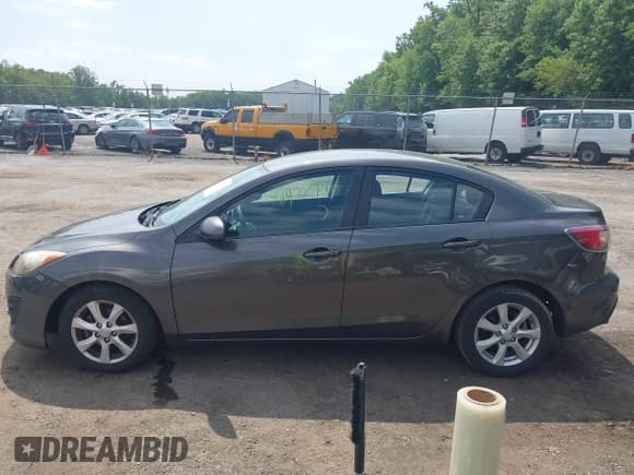 ✅ 2010 Mazda 3 i Touring • VIN: JM1BL1SG9A1290363 • Lot: 42977940. Listed on IAAI with 140,790 mi. Free auction sales archive from the USA and detailed vehicle history report at DreamBid. Image 14.