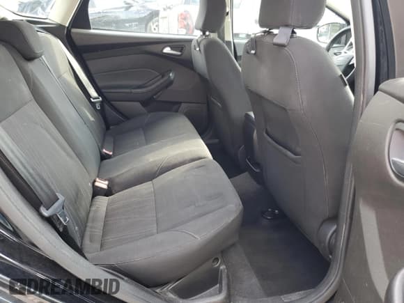 ✅ 2016 Ford Focus SE • VIN: 1FADP3K23GL352159 • Lot: 82703195. Wystawiony na Copart z przebiegiem 178 702 mil. Bezpłatny archiwum sprzedaży aukcyjnych z USA i szczegółowy raport historii pojazdu na DreamBid. Zdjęcie 10.