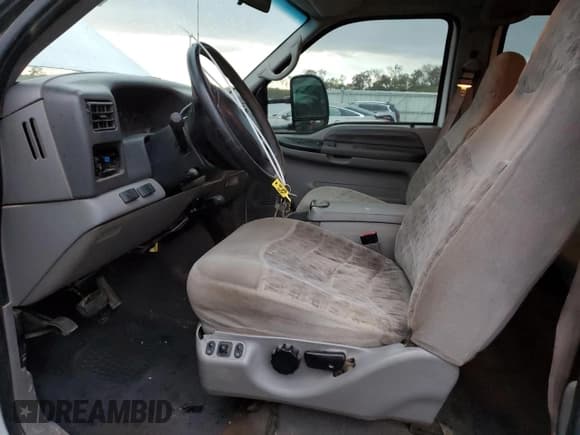 ✅ 2000 Ford F-450 XL • VIN: 1FDXW46FXYEB20074 • Лот: 91498545. Опубликован ранее на Copart с пробегом 222 161 миль. Бесплатный доступ к архиву аукционных продаж из США и подробный отчёт об истории автомобиля на DreamBid. Изображение 7.