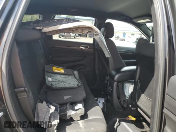 ✅ 2015 Jeep Grand Cherokee Laredo • VIN: 1C4RJFAG0FC787543 • Lot: 85511965. Wystawiony na Copart z przebiegiem Nie podano. Bezpłatny archiwum sprzedaży aukcyjnych z USA i szczegółowy raport historii pojazdu na DreamBid. Zdjęcie 11.