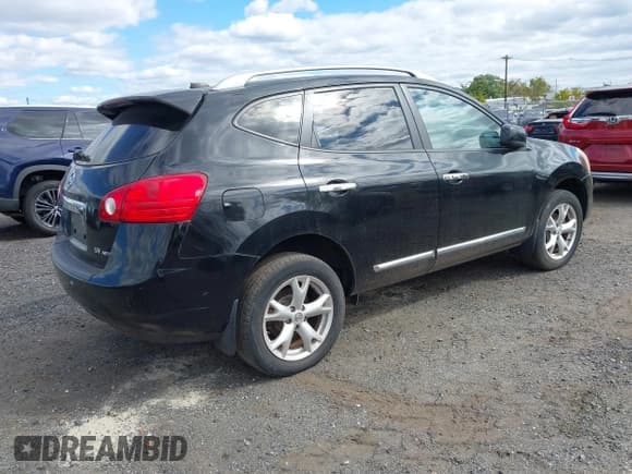 ✅ 2011 Nissan Rogue SV • VIN: JN8AS5MV2BW315176 • Lot: 43405805. Wystawiony na IAAI z przebiegiem 151 666 mil. Bezpłatny archiwum sprzedaży aukcyjnych z USA i szczegółowy raport historii pojazdu na DreamBid. Zdjęcie 4.