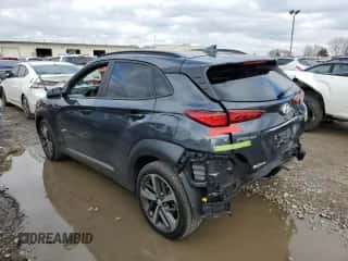 2020 Hyundai Kona Ultimate z VIN KM8K53A5XLU533617, wystawiony jako Copart lot #35856913 z przebiegiem 16 090 mil mil oraz . Historia ofert i sprzedaży dostępna na DreamBid. Obrazek 2.