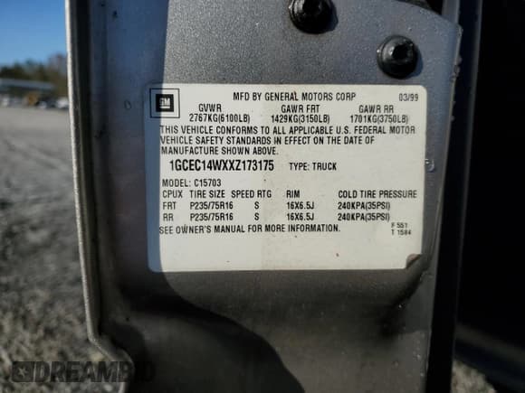 ✅ 1999 Chevrolet Silverado 1500 • VIN: 1GCEC14WXXZ173175 • Лот: 75868044. Опубликован ранее на Copart с пробегом 179 889 миль. Бесплатный доступ к архиву аукционных продаж из США и подробный отчёт об истории автомобиля на DreamBid. Изображение 13.