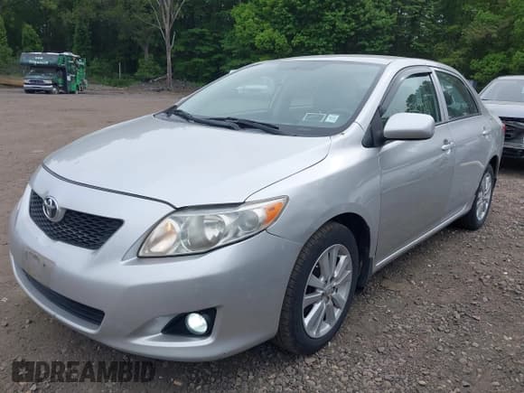 ✅ 2010 Toyota Corolla • VIN: 1NXBU4EE3AZ377078 • Лот: 42355051. Опубликован ранее на IAAI с пробегом 202 547 миль. Бесплатный доступ к архиву аукционных продаж из США и подробный отчёт об истории автомобиля на DreamBid. Изображение 2.