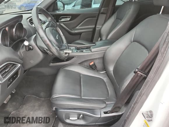 ✅ 2019 Jaguar F-Pace 25t Premium • VIN: SADCJ2FX1KA602126 • Lot: 93079155. Wystawiony na Copart z przebiegiem 121 648 mil. Bezpłatny archiwum sprzedaży aukcyjnych z USA i szczegółowy raport historii pojazdu na DreamBid. Zdjęcie 7.