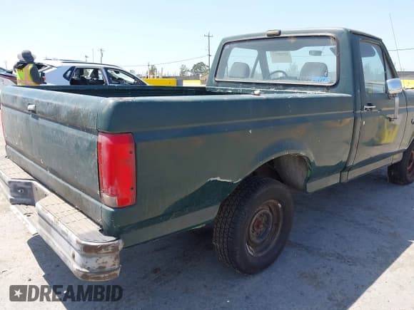 ✅ 1992 Ford F-150 • VIN: 2FTDF15N5NCA61757 • Lot: 42528537. Wystawiony na IAAI z przebiegiem Nie podano. Bezpłatny archiwum sprzedaży aukcyjnych z USA i szczegółowy raport historii pojazdu na DreamBid. Zdjęcie 6.
