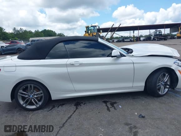 ✅ 2019 BMW 2 Series 230i • VIN: WBA2M7C59KVD51993 • Lot: 42365398. Wystawiony na IAAI z przebiegiem 42 948 mil. Bezpłatny archiwum sprzedaży aukcyjnych z USA i szczegółowy raport historii pojazdu na DreamBid. Zdjęcie 12.