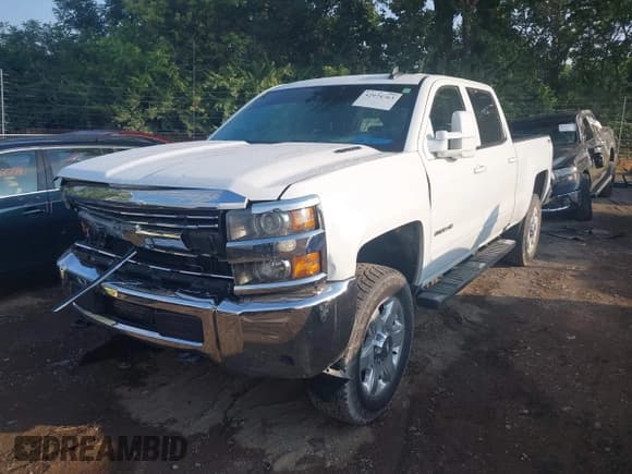 ✅ 2015 Chevrolet Silverado 2500HD LT • VIN: 1GC1KVE8XFF611704 • Lot: 42974763. Listed on IAAI with 177,000 mi. Free auction sales archive from the USA and detailed vehicle history report at DreamBid. Image 2.