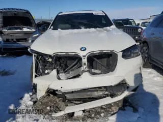 ✅ 2022 BMW X4 M • VIN: 5YM23EC04N9K50909 • Lot: 87947765. Wystawiony na Copart z przebiegiem 27 474 mil. Bezpłatny archiwum sprzedaży aukcyjnych z USA i szczegółowy raport historii pojazdu na DreamBid. Zdjęcie 5.