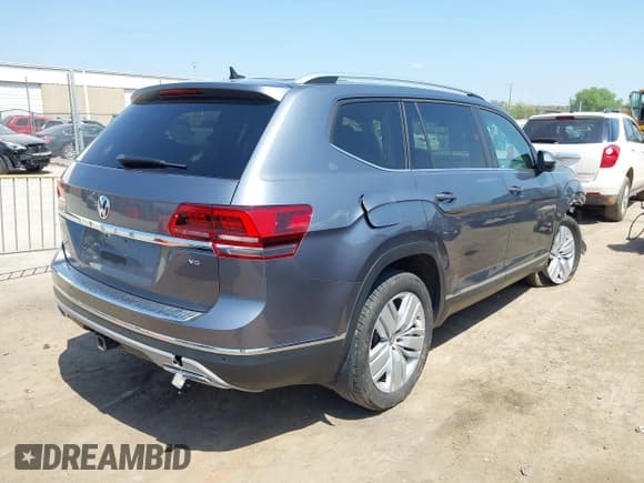 ✅ 2019 Volkswagen Atlas SEL • VIN: 1V2ER2CA5KC555568 • Lot: 42050516. Listed on IAAI with 71,599 mi. Free auction sales archive from the USA and detailed vehicle history report at DreamBid. Image 4.