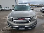 ✅ 2019 GMC Acadia SLE • VIN: 1GKKNLLS7KZ110815 • Lot: 82680485. Wystawiony na Copart z przebiegiem 48 850 mil. Bezpłatny archiwum sprzedaży aukcyjnych z USA i szczegółowy raport historii pojazdu na DreamBid. Zdjęcie 5.