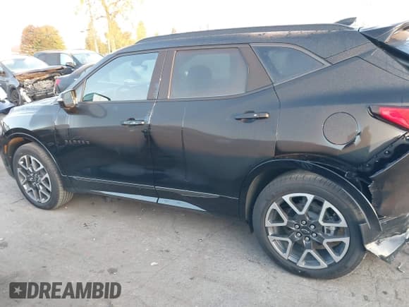 ✅ 2024 Chevrolet Blazer RS • VIN: 3GNKBERS5RS185728 • Lot: 40614552. Listed on IAAI with 7,740 mi. Free auction sales archive from the USA and detailed vehicle history report at DreamBid. Image 14.