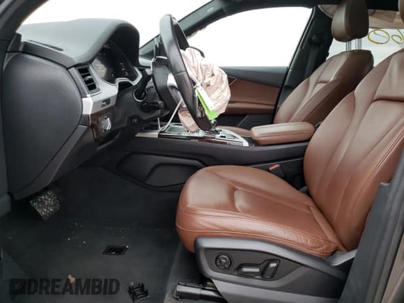 ✅ 2018 Audi Q7 • VIN: WA1LHBF78JD034424 • Lot: 36938824. Wystawiony na Copart z przebiegiem 70 115 mil. Bezpłatny archiwum sprzedaży aukcyjnych z USA i szczegółowy raport historii pojazdu na DreamBid. Zdjęcie 7.