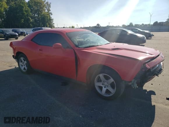 ✅ 2010 Dodge Challenger SE • VIN: 2B3CJ4DV1AH229728 • Lot: 70408574. Wystawiony na Copart z przebiegiem 98 147 mil. Bezpłatny archiwum sprzedaży aukcyjnych z USA i szczegółowy raport historii pojazdu na DreamBid. Zdjęcie 4.