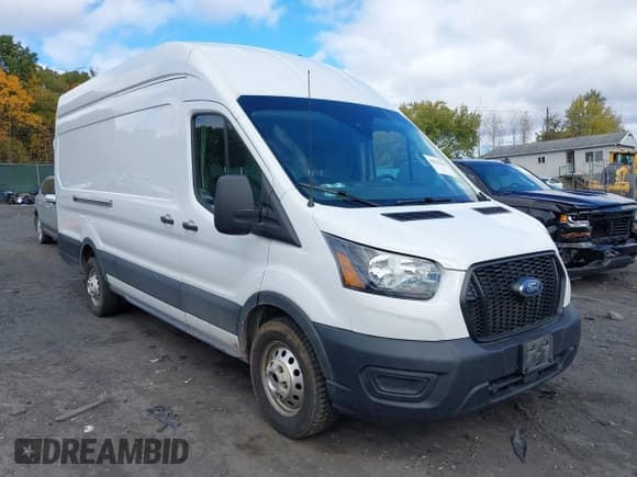 ✅ 2022 Ford Transit Cargo • VIN: 1FTBR3U85NKA64529 • Лот: 40581639. Опубликован ранее на IAAI с пробегом 70 680 миль. Бесплатный доступ к архиву аукционных продаж из США и подробный отчёт об истории автомобиля на DreamBid. Изображение 1.