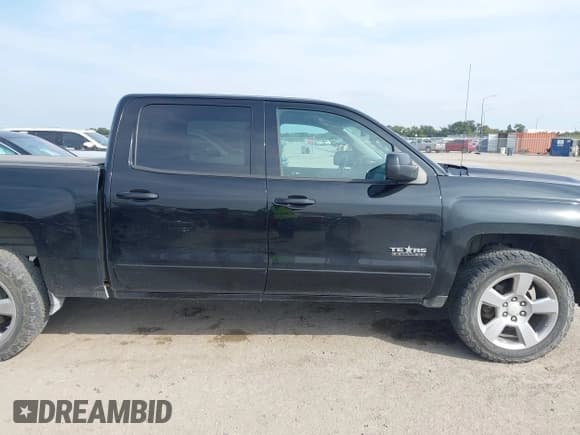 ✅ 2018 Chevrolet Silverado 1500 LT • VIN: 3GCPCREC9JG405137 • Lot: 43514530. Wystawiony na IAAI z przebiegiem 160 339 mil. Bezpłatny archiwum sprzedaży aukcyjnych z USA i szczegółowy raport historii pojazdu na DreamBid. Zdjęcie 13.