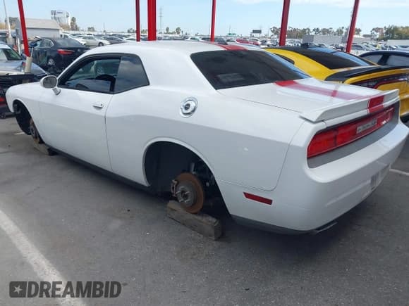 ✅ 2014 Dodge Challenger SXT • VIN: 2C3CDYAG1EH183203 • Lot: 43269129. Wystawiony na IAAI z przebiegiem 117 355 mil. Bezpłatny archiwum sprzedaży aukcyjnych z USA i szczegółowy raport historii pojazdu na DreamBid. Zdjęcie 3.