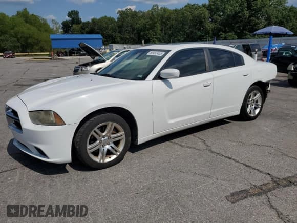 ✅ 2011 Dodge Charger Rallye • VIN: 2B3CL3CG9BH566270 • Lot: 68456455. Wystawiony na Copart z przebiegiem 176 417 mil. Bezpłatny archiwum sprzedaży aukcyjnych z USA i szczegółowy raport historii pojazdu na DreamBid. Zdjęcie 1.