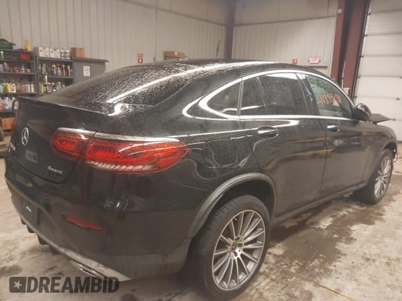 ✅ 2020 Mercedes-Benz GLC 300 • VIN: WDC0J8EBXLF712792 • Lot: 41399090. Listed on IAAI with 63,762 mi. Free auction sales archive from the USA and detailed vehicle history report at DreamBid. Image 4.