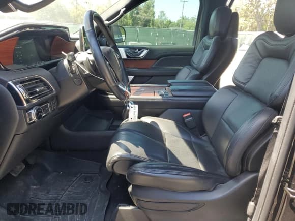 ✅ 2020 Lincoln Navigator Reserve • VIN: 5LMJJ2LT3LEL07021 • Lot: 50641235. Listed on Copart with 38,758 mi. Free auction sales archive from the USA and detailed vehicle history report at DreamBid. Image 7.