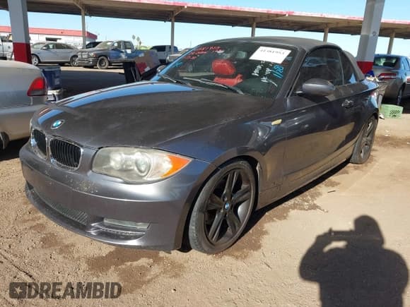 ✅ 2008 BMW 1 Series 128i • VIN: WBAUN13538VH80185 • Lot: 41381953. Wystawiony na IAAI z przebiegiem Nie podano. Bezpłatny archiwum sprzedaży aukcyjnych z USA i szczegółowy raport historii pojazdu na DreamBid. Zdjęcie 2.
