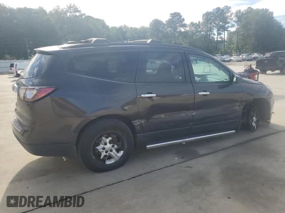 ✅ 2017 Chevrolet Traverse LS • VIN: 1GNKRFED3HJ327115 • Lot: 84521285. Wystawiony na Copart z przebiegiem 102 637 mil. Bezpłatny archiwum sprzedaży aukcyjnych z USA i szczegółowy raport historii pojazdu na DreamBid. Zdjęcie 3.