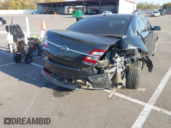 ✅ 2013 Ford Taurus Limited • VIN: 1FAHP2F86DG148275 • Lot: 43647004. Wystawiony na IAAI z przebiegiem 266 478 mil. Bezpłatny archiwum sprzedaży aukcyjnych z USA i szczegółowy raport historii pojazdu na DreamBid. Zdjęcie 6.