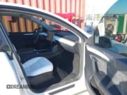 ✅ 2023 Tesla Model Y Performance • VIN: 7SAYGDEF0PF811542 • Lot: 43340864. Wystawiony na IAAI z przebiegiem 20 189 mil. Bezpłatny archiwum sprzedaży aukcyjnych z USA i szczegółowy raport historii pojazdu na DreamBid. Zdjęcie 5.