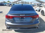 ✅ 2023 Kia Forte LXS • VIN: 3KPF24AD9PE652758 • Lot: 41818079. Wystawiony na IAAI z przebiegiem 57 120 mil. Bezpłatny archiwum sprzedaży aukcyjnych z USA i szczegółowy raport historii pojazdu na DreamBid. Zdjęcie 16.