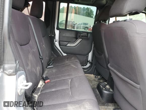 ✅ 2013 Jeep Wrangler Unlimited Sport • VIN: 1C4BJWDG8DL670299 • Lot: 83804925. Wystawiony na Copart z przebiegiem 104 418 mil. Bezpłatny archiwum sprzedaży aukcyjnych z USA i szczegółowy raport historii pojazdu na DreamBid. Zdjęcie 11.