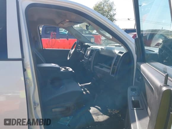 ✅ 2023 Ram 1500 Tradesman • VIN: 3C6RR7KG1PG668158 • Lot: 43148787. Wystawiony na IAAI z przebiegiem 12 115 mil. Bezpłatny archiwum sprzedaży aukcyjnych z USA i szczegółowy raport historii pojazdu na DreamBid. Zdjęcie 5.