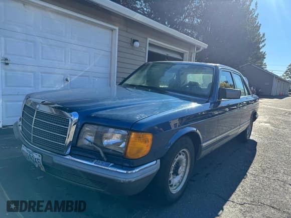 ✅ 1984 Mercedes-Benz 500 • VIN: WDB1260321A038386 • Lot: 80107674. Wystawiony na Copart z przebiegiem 155 375 mil. Bezpłatny archiwum sprzedaży aukcyjnych z USA i szczegółowy raport historii pojazdu na DreamBid. Zdjęcie 2.