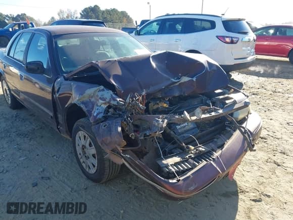 ✅ 2003 Mercury Grand Marquis GS Convenience • VIN: 2MEFM74W03X639764 • Lot: 43533234. Wystawiony na IAAI z przebiegiem 109 039 mil. Bezpłatny archiwum sprzedaży aukcyjnych z USA i szczegółowy raport historii pojazdu na DreamBid. Zdjęcie 6.