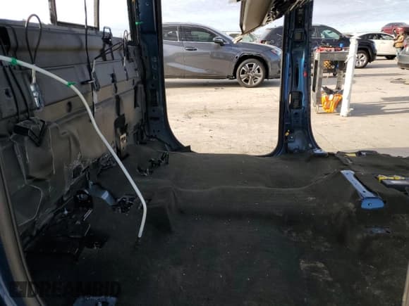 ✅ 2017 Chevrolet Silverado 1500 • VIN: N0V1N0NPART • Лот: 88469755. Опубликован ранее на Copart с пробегом Не указан. Бесплатный доступ к архиву аукционных продаж из США и подробный отчёт об истории автомобиля на DreamBid. Изображение 10.