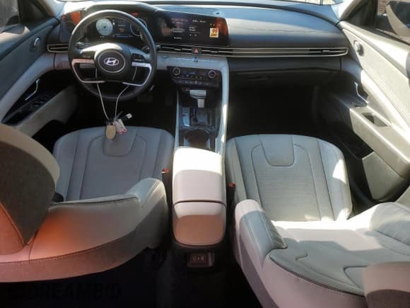 ✅ 2024 Hyundai Elantra Limited • VIN: KMHLP4DG3RU742336 • Lot: 84635825. Listed on Copart with 44,626 mi. Free auction sales archive from the USA and detailed vehicle history report at DreamBid. Image 8.