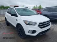 ✅ 2019 Ford Escape SE • VIN: 1FMCU0GD2KUC46050 • Лот: 42204401. Опубликован ранее на IAAI с пробегом 126 308 миль. Бесплатный доступ к архиву аукционных продаж из США и подробный отчёт об истории автомобиля на DreamBid. Изображение 1.
