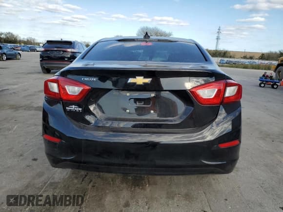 ✅ 2018 Chevrolet Cruze LS • VIN: 1G1BC5SM5J7171101 • Lot: 40264313. Listed on Copart with 32,868 mi. Free auction sales archive from the USA and detailed vehicle history report at DreamBid. Image 6.