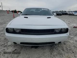 ✅ 2014 Dodge Challenger SXT • VIN: 2C3CDYAG5EH311359 • Lot: 70916784. Wystawiony na Copart z przebiegiem 236 076 mil. Bezpłatny archiwum sprzedaży aukcyjnych z USA i szczegółowy raport historii pojazdu na DreamBid. Zdjęcie 5.