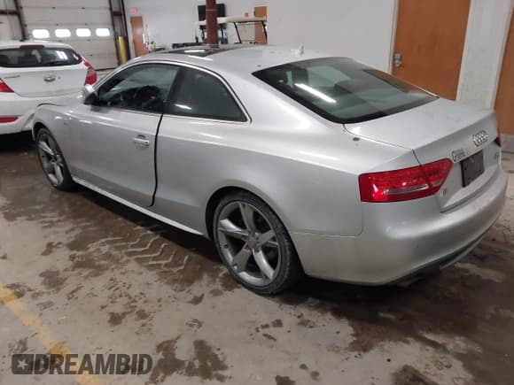 ✅ 2010 Audi A5 Prestige • VIN: WAUWKAFR2AA050049 • Lot: 41683830. Listed on IAAI with 185,164 mi. Free auction sales archive from the USA and detailed vehicle history report at DreamBid. Image 3.