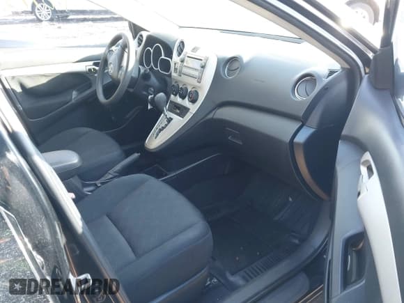 ✅ 2009 Toyota Matrix • VIN: 2T1KU40E79C055371 • Lot: 43877341. Wystawiony na IAAI z przebiegiem 161 904 mil. Bezpłatny archiwum sprzedaży aukcyjnych z USA i szczegółowy raport historii pojazdu na DreamBid. Zdjęcie 5.