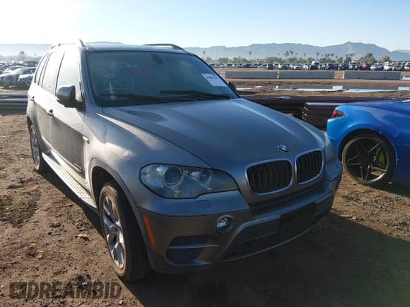✅ 2012 BMW X5 35i • VIN: 5UXZV4C57CL764842 • Lot: 43803282. Listed on IAAI with 135,157 mi. Free auction sales archive from the USA and detailed vehicle history report at DreamBid. Image 6.