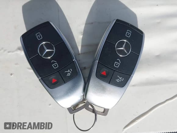✅ 2020 Mercedes-Benz C 300 • VIN: W1KWF8EB2LR597188 • Lot: 43565900. Wystawiony na IAAI z przebiegiem 47 210 mil. Bezpłatny archiwum sprzedaży aukcyjnych z USA i szczegółowy raport historii pojazdu na DreamBid. Zdjęcie 11.