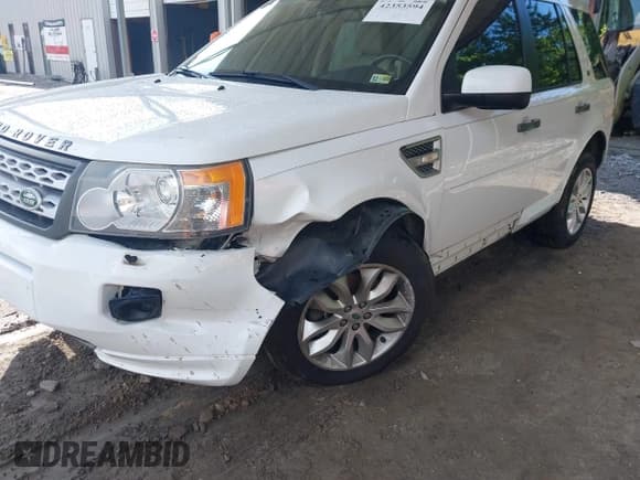 ✅ 2011 Land Rover LR2 HSE • VIN: SALFT2BN8BH217556 • Lot: 42353594. Listed on IAAI with 184,631 mi. Free auction sales archive from the USA and detailed vehicle history report at DreamBid. Image 6.