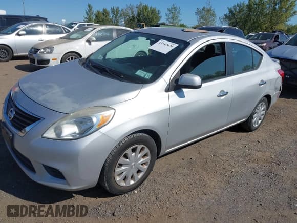 ✅ 2013 Nissan Versa S • VIN: 3N1CN7AP4DL858425 • Лот: 43343474. Опубликован ранее на IAAI с пробегом 69 339 миль. Бесплатный доступ к архиву аукционных продаж из США и подробный отчёт об истории автомобиля на DreamBid. Изображение 2.