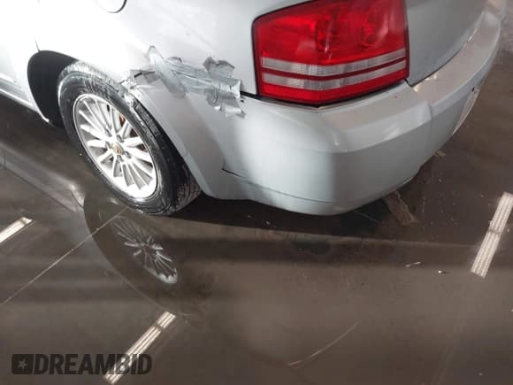 ✅ 2009 Dodge Avenger SE • VIN: 1B3LC46B09N571994 • Lot: 41399307. Wystawiony na IAAI z przebiegiem 172 223 mil. Bezpłatny archiwum sprzedaży aukcyjnych z USA i szczegółowy raport historii pojazdu na DreamBid. Zdjęcie 6.