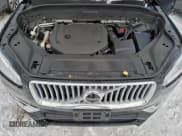 ✅ 2024 Volvo XC90 Plus Bright Theme • VIN: YV4062PE5R1180026 • Lot: 95345615. Wystawiony na Copart z przebiegiem 31 477 mil. Bezpłatny archiwum sprzedaży aukcyjnych z USA i szczegółowy raport historii pojazdu na DreamBid. Zdjęcie 12.