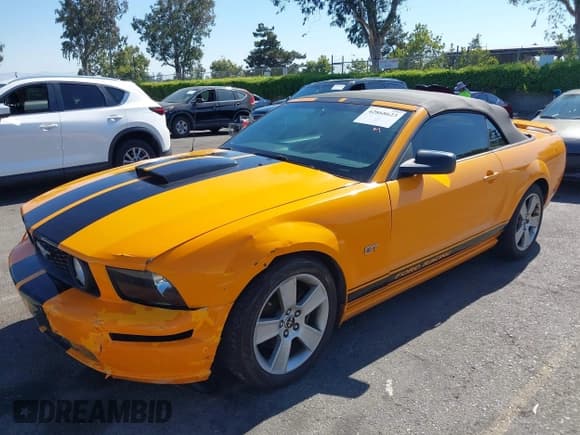 ✅ 2007 Ford Mustang GT Deluxe • VIN: 1ZVHT85H675209230 • Лот: 42868623. Опубликован ранее на IAAI с пробегом 195 209 миль. Бесплатный доступ к архиву аукционных продаж из США и подробный отчёт об истории автомобиля на DreamBid. Изображение 2.