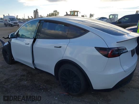 ✅ 2022 Tesla Model Y Long Range • VIN: 7SAYGAEE4NF574637 • Лот: 43749609. Опубликован ранее на IAAI с пробегом 40 947 миль. Бесплатный доступ к архиву аукционных продаж из США и подробный отчёт об истории автомобиля на DreamBid. Изображение 3.
